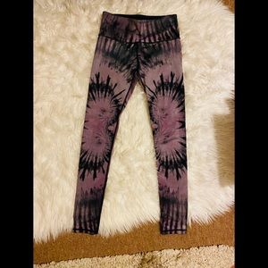 Noli Yoga Luxe Purple Tie Dye Batik Leggings